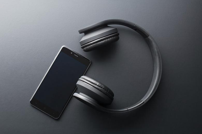 Too loud bluetooth headphones on Android phone