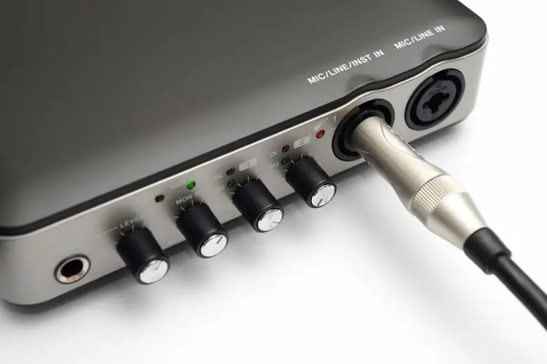 Audio Interface with mic connected