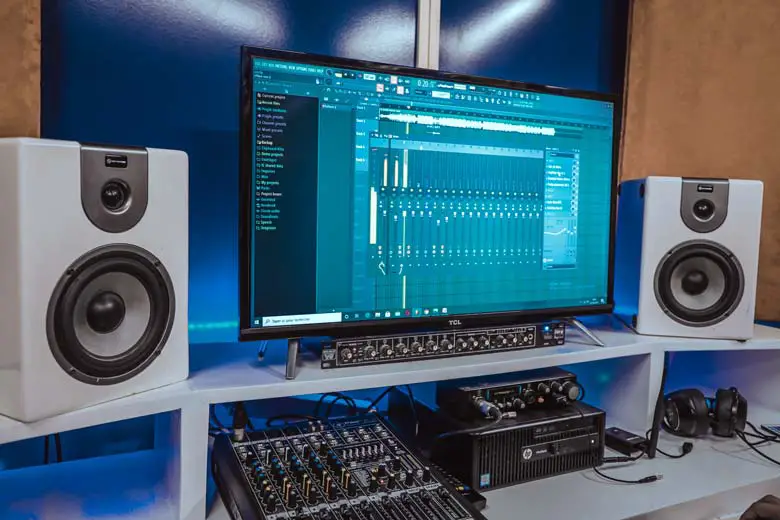 using hifi speakers as studio monitors