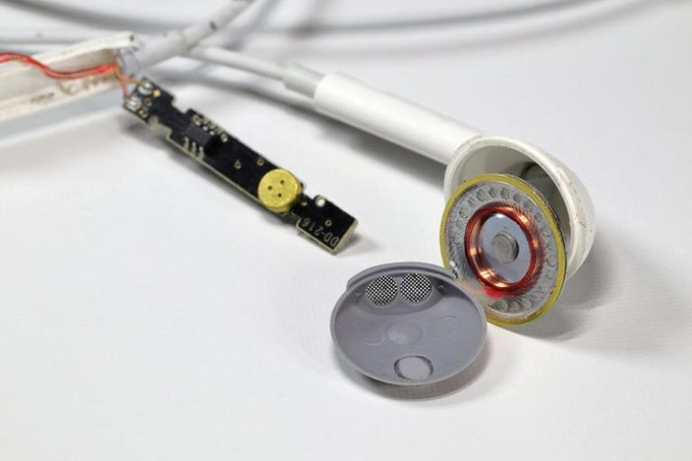 Why Do Earbuds Break So Easily? 3 Common Reasons